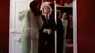 بورنو عنيف بالطريقة القديمة: خادمة فرنسية في جماع جماعي