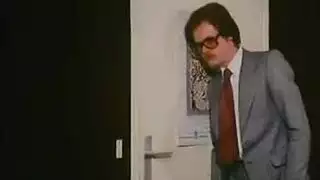 فيلم إيطالي رجعي: المدير ينيك سكرتيرته العاهرة المستعدة على المكتب