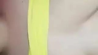 عراقية ساخنة تئن بينما يملأها قضيب عشيقها الثخين