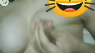 دردشة أسماء الجنسية البرية: أنين واستمناء على الشاشة