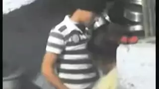 سلالم خفية إكس إكس إكس: الجارة تُنكح وتُقبل