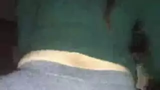 صفعات على المؤخرة الضخمة قبل جنس شرجي عنيف