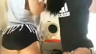 ملكات عربيات ممتلئات في جنس مهبلي مزدوج صريح