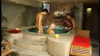 ثنائي الجنس حلق عجيب