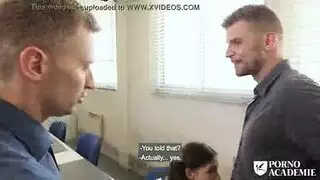 ثلاثية إكس إكس إكس في الفصل مراهقة تأخذ عصابة جنسية في الزي المدرسي