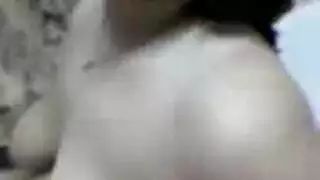 سورية قحبة ذات كس ضيق تحقق خيال النكاح المزدوج الخشن