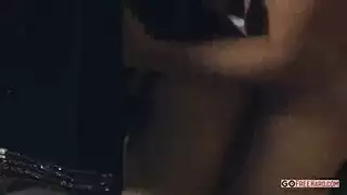 لقاء ملكي إكس إكس إكس: المحجبة نادية علي تمص وتنيك أمير