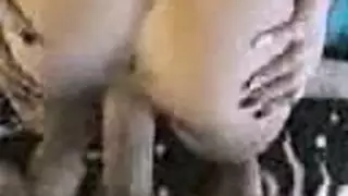 فتاة جزائرية جامحة في حجاب تمارس الجنس بقوة على الكاميرا