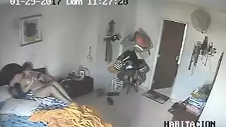 مراقبة سرية: النظارات المصقولة تكشف إباحية صريحة