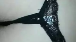 ربة منزل خليجية ساخنة تحب القضيب السعودي الكبير في مشهد إباحي