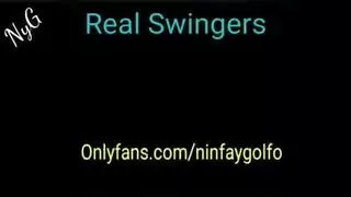 حفلة جنس جامحة: عاهرات تستمتع بالنيك الجماعي في هذا الفيديو الصريح