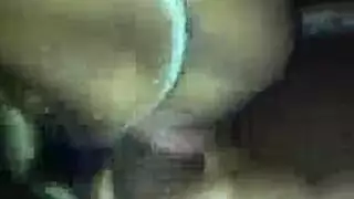 حلق شاب متقيء يمتلئ تدريجياً