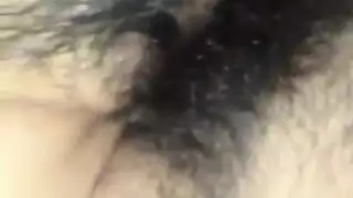 ربة منزل وقحة تمص وتمارس الجنس مع صديقي في مشهد صريح