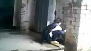 جماع ثلاثي إيطالي: الصديقة السابقة تأخذه في الفتحتين