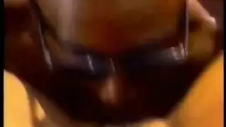 فرج ملكة إفريقية يُدك في إباحية قاسية