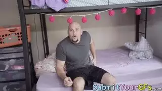 آريا فاي الصغيرة تحب ركوب قضيب رجلها الوسيم