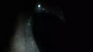 تمارس السحاق مع امها عل المرحاض