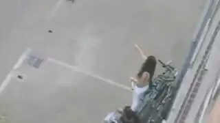 تسجيل سري لقضيب فموي وجنس في الأماكن العامة