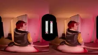 في آر إباحي: مراهقة مذهلة تمص قضيبًا كبيرًا بشدة