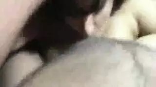 رجل عربي مسيطر يهيمن على زوجة الخنوع في مشهد فموي