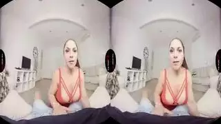 لعبة جنس واقع افتراضي: فتاة حارقة تأخذ زب حقيقي في مشهد بورن مكثف