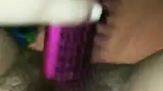 الفحل المسيطر يضاجع الهواة مرتديات الوشاح في مثلية ثلاثية