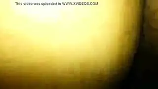 بنات نعسات يئنن وكأنهن يتم تعليقهن