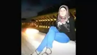 سحاق وتدفق في تجميع إباحي