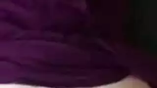 قضيب الجار يغزو مؤخرة الطالبة الممتلئة من أجل فعل إباحي صريح