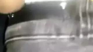 عرض استمناء في الحافلة لعيون فتاة فضولية