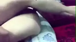 أم عراقية مغرية تأخذ قضيب عشيقها الصلب في مهبلها المبلل