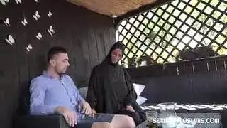 رغبات سرية لمحجبة: مديرها يمارس الجنس معها بقوة