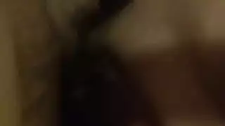 قطط ناضجة تفتح ساقيها وتغوي الشاب المجاور