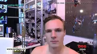  كلبة متحمسة تمسك بكل لحظة لتتعرض للإيلاج وتصل للنشوة