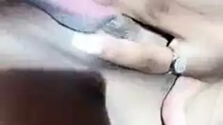 جميلة تقبيل خشب الأبنوس الهواة