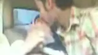 عربية مع مداعبة أثداء عدوانية