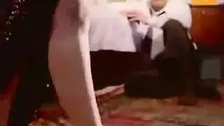 علاقة جنسية جماعية للمشاهير: زايد وفاروق في مشهد جنسي مكثف