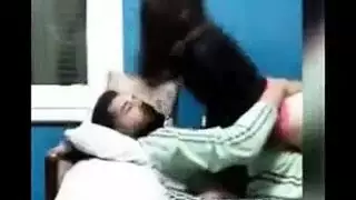 شاب مصري يجبر امرأة ناضجة على ممارسة جنس عنيف في الخارج