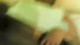 يفرم زبره بوسها