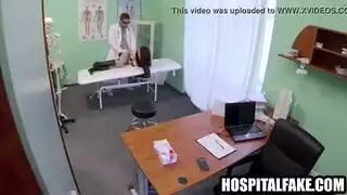 لسان خبير: ترجمة الأنين إلى متعة