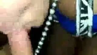 شقراء تُنكح فرجها بقوة بعد مص عميق للقضيب