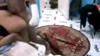 جماع جماعي مصري: عدة قضبان، فتحة ضيقة واحدة