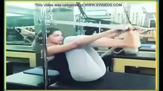 نيك فتاة بملابس ضيقة