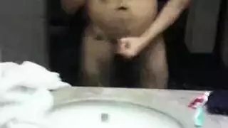 حفلة الجنس السرية لأطفال الحي تصعق الرجل الموشوم