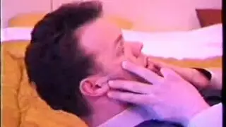 فتحة كبيرة مبللة تمتلئ بالقضيب