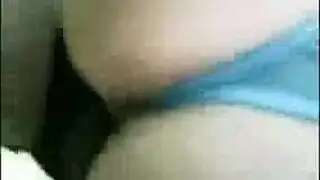 جماع وحشي: رجلان داكنان وشغف حيواني