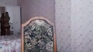 تحقيق خيال المراهقة: فعل جنسي صريح مزدوج مع الفتيات