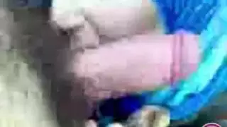 مصة محجبة إكس إكس إكس: مص القضيب ورعاية الخصيتين للسائل