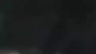 جلسة جنس جامحة: سمراء تنكح في مؤخرتها وفمها