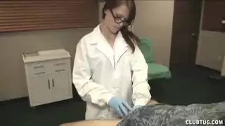 قضيب عملاق يمارس الجنس بعمق وينفجر بقذف كبير